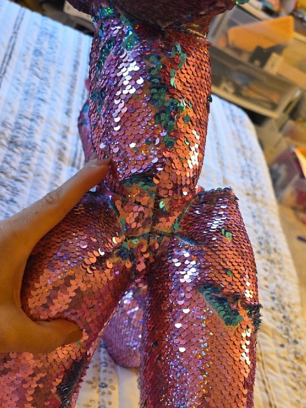 Sequin Plush Balloon Dog - Iridescent Pink